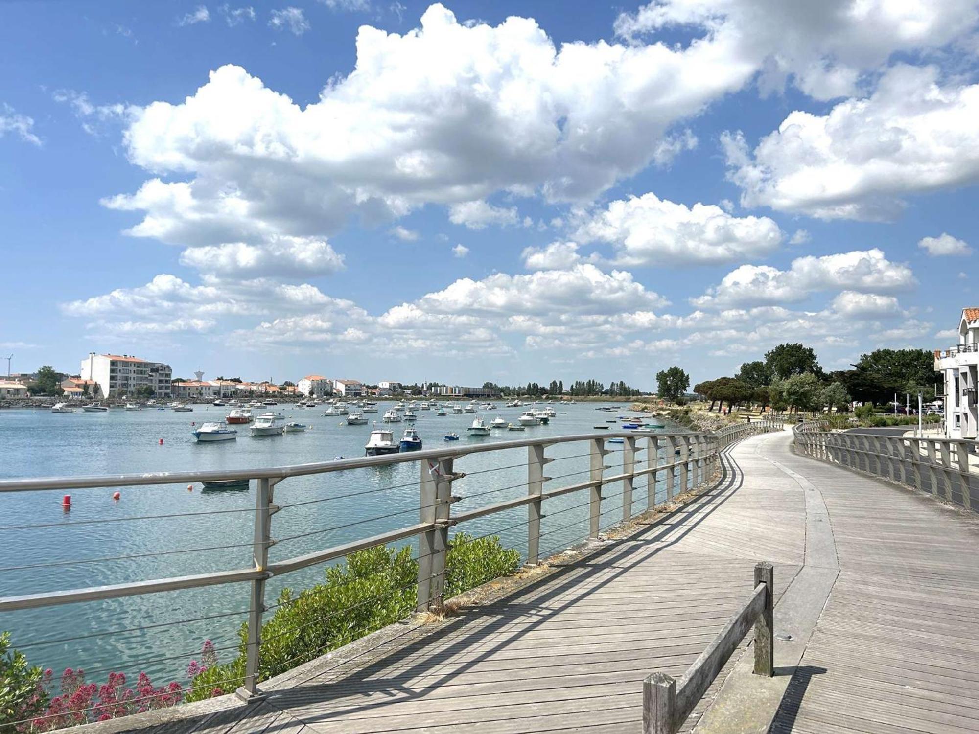 Appartement 2 Pieces Avec Parking Prive, Proche Plage Et Commerces, Saint-Gilles-Croix-De-Vie - Fr-1-224-783 Exterior photo