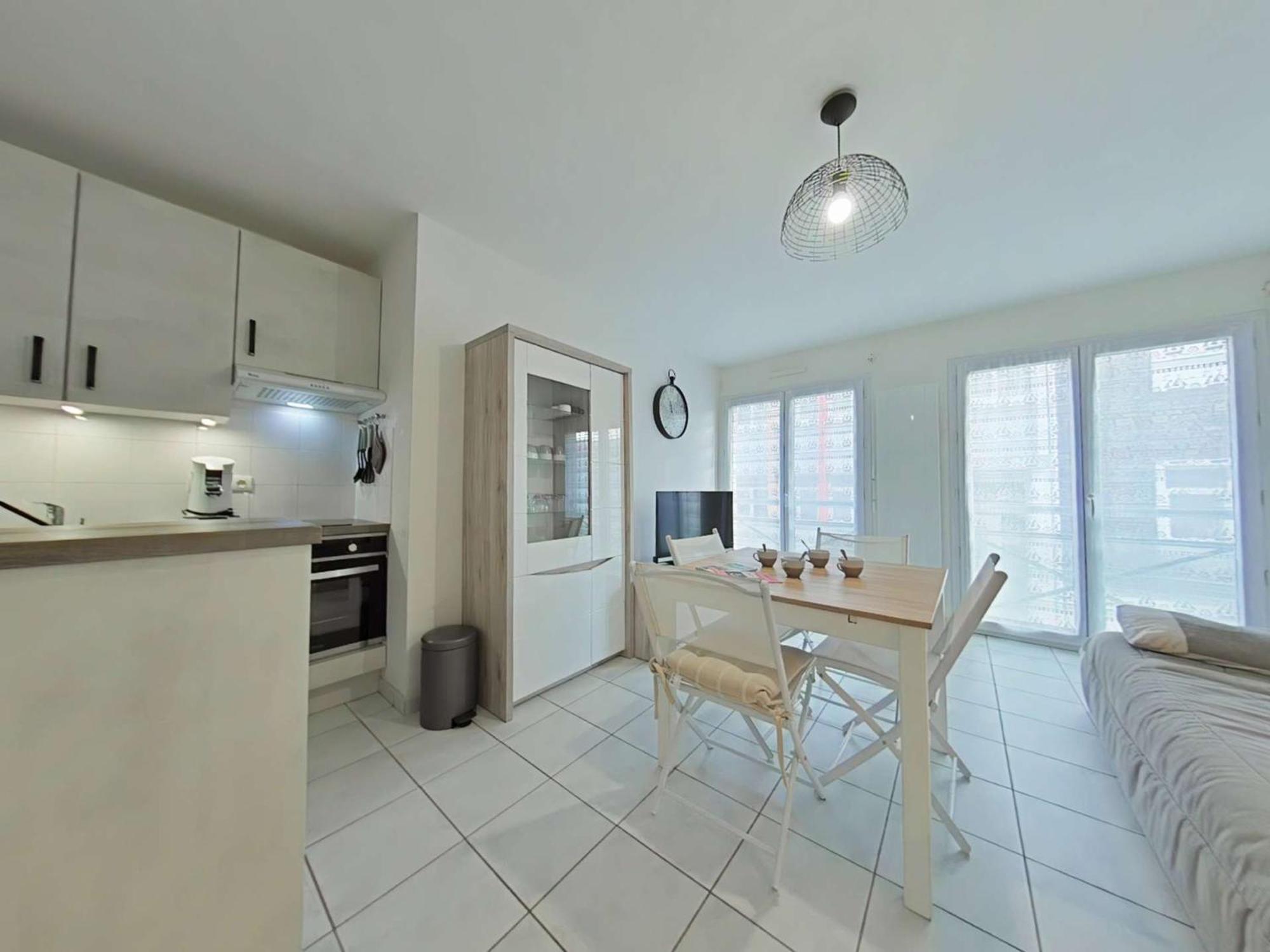 Appartement 2 Pieces Avec Parking Prive, Proche Plage Et Commerces, Saint-Gilles-Croix-De-Vie - Fr-1-224-783 Exterior photo